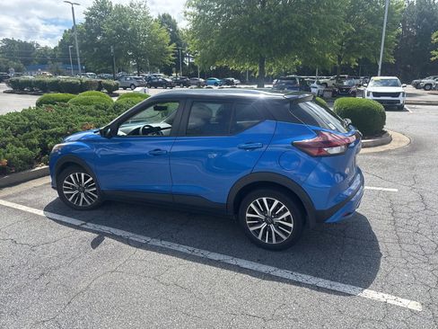 Used 2023 Nissan Kicks SV FWD image 1