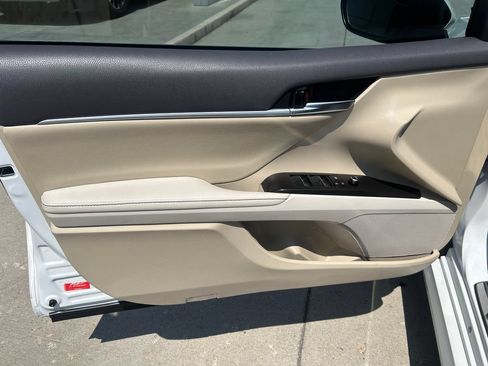 Certified 2022 Toyota Camry XLE FWD image 11
