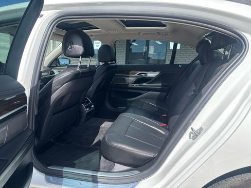 Used 2019 BMW 740i xDrive image 27