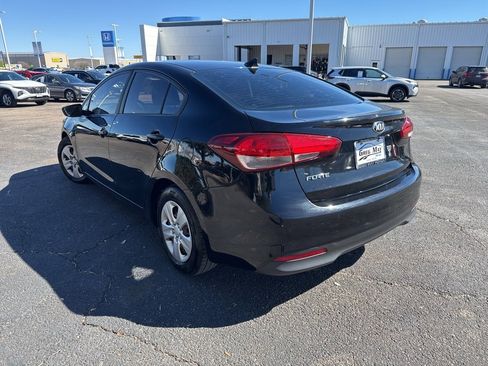 Used 2017 Kia Forte LX w/ LX Popular Package image 5