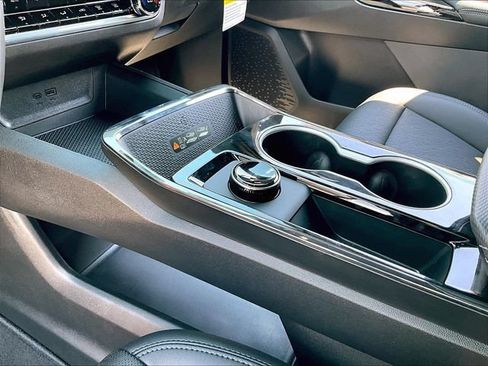 New 2027 Chevrolet Equinox LT w/ Convenience Package II AWD/4WD image 13