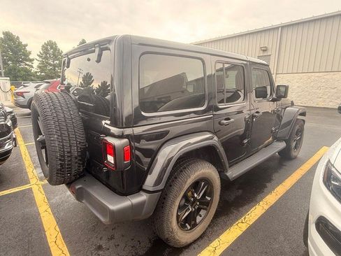 Used 2023 Jeep Wrangler Unlimited Sahara AWD/4WD image 7