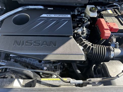 Used 2025 Nissan Rogue Platinum w/ Tech Package image 9