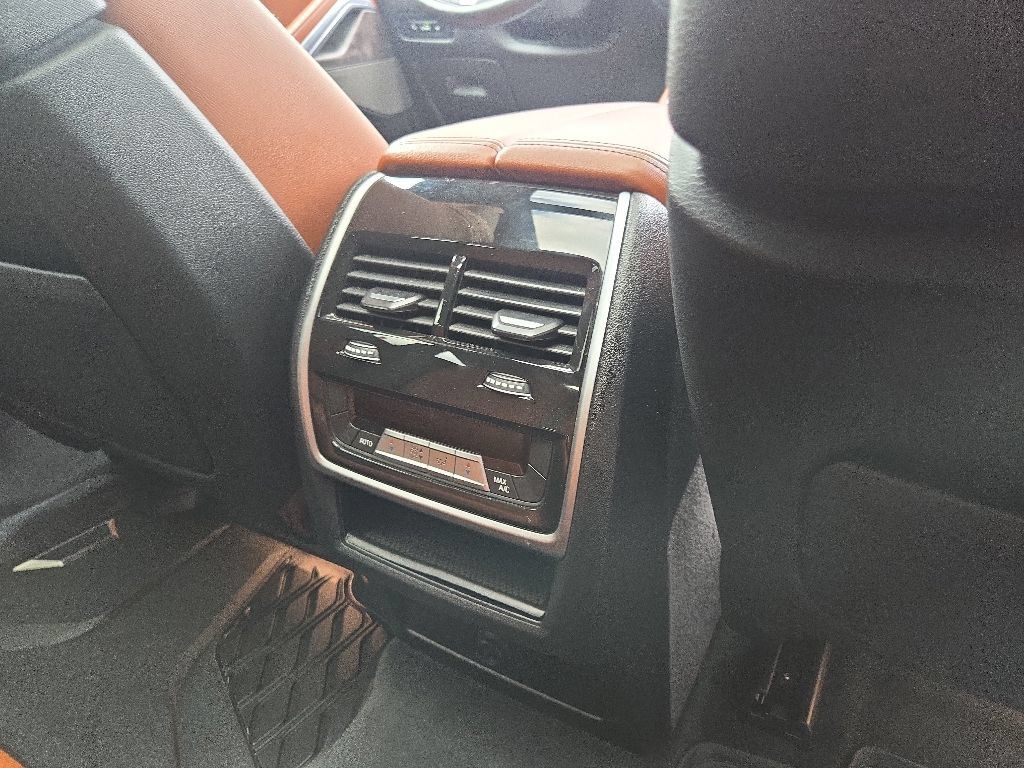 Used 2024 BMW X6 xDrive40i w/ Executive Package AWD/4WD image 93