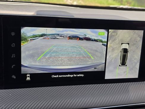 Used 2025 Nissan Kicks SR FWD image 19