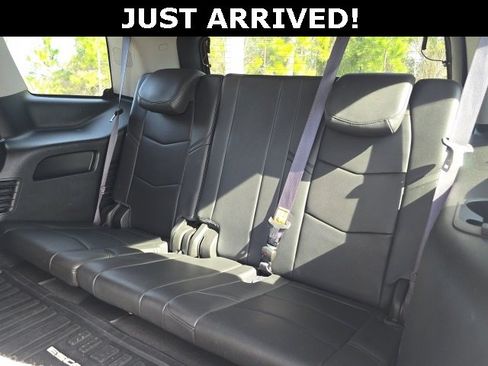 Used 2017 Cadillac Escalade Premium Luxury image 9