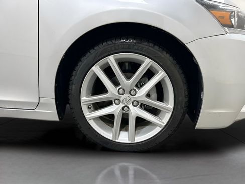 Used 2015 Lexus CT 200h image 11