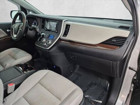 Used 2020 Toyota Sienna Limited Premium AWD/4WD image 26