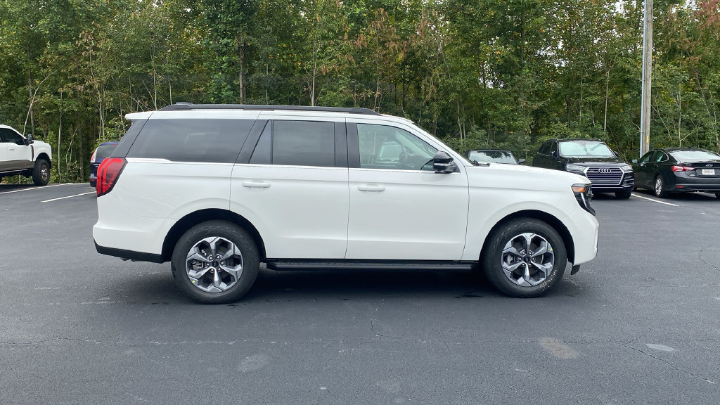 New 2027 Ford Expedition Active AWD/4WD image 4