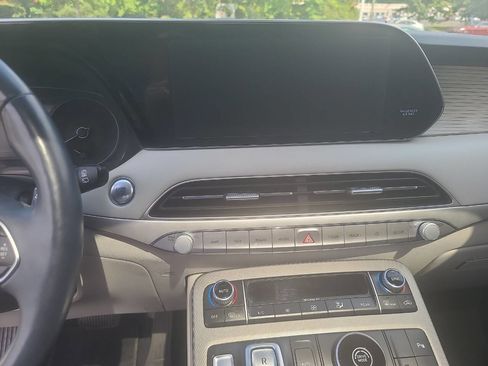 Used 2021 Hyundai Palisade SEL w/ Premium Package image 16