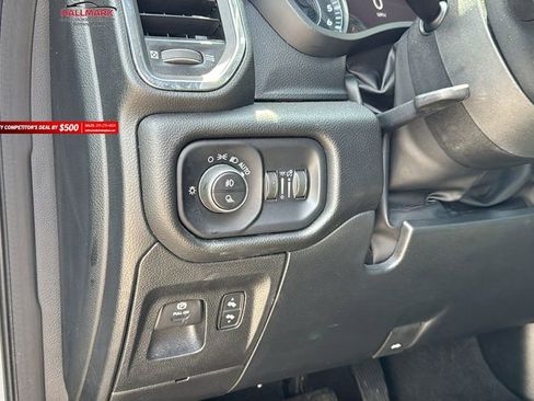 Used 2025 RAM 1500 Laramie AWD/4WD image 31