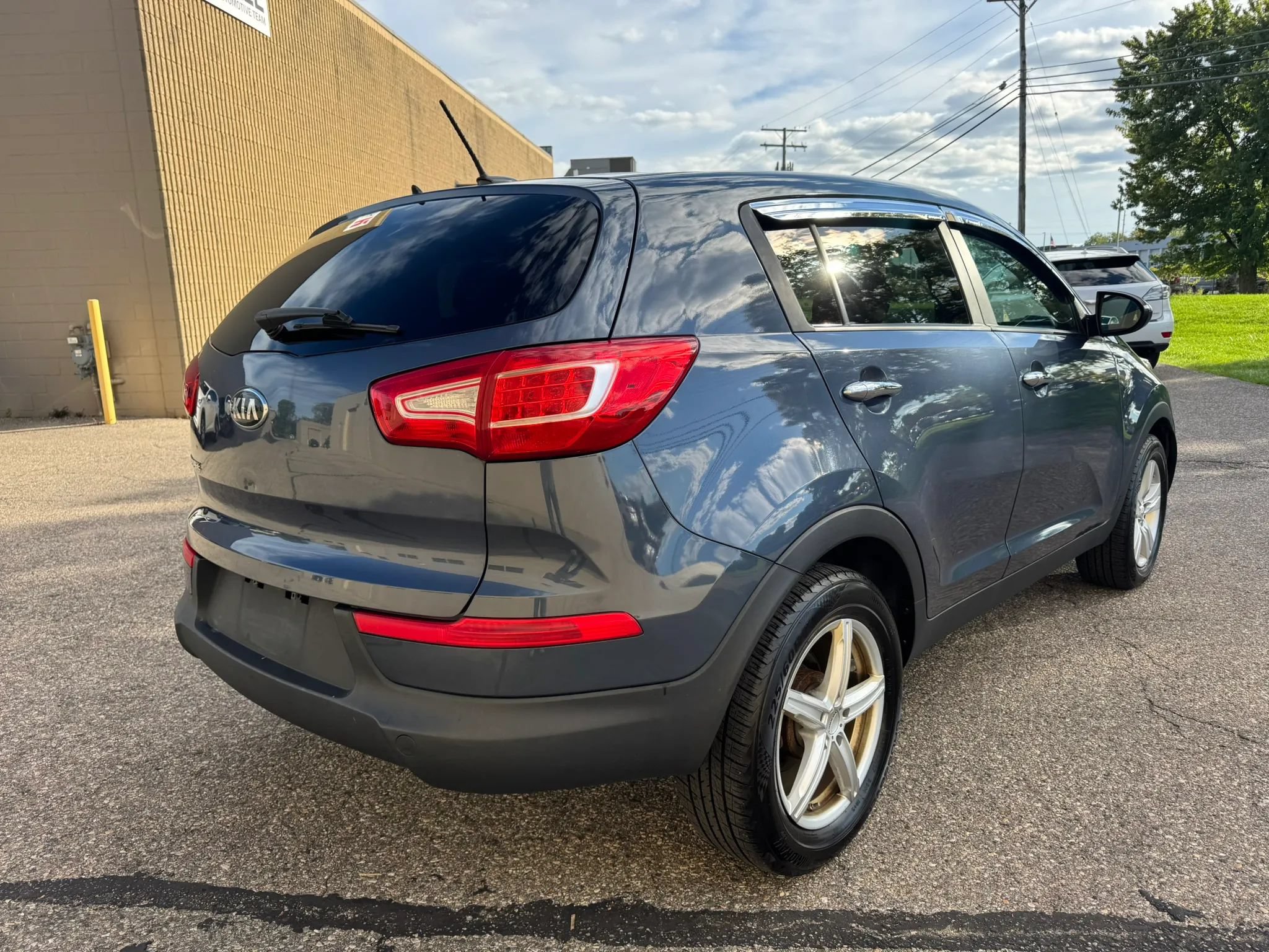 Used 2013 Kia Sportage LX AWD/4WD image 9