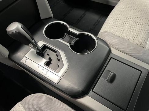 Used 2014 Toyota Camry LE FWD image 7