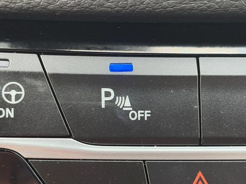 Used 2024 Chrysler Pacifica Limited FWD image 50