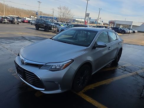 Used 2016 Toyota Avalon Touring image 9