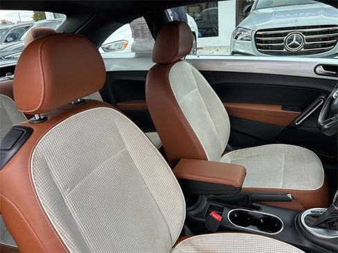 Used 2015 Volkswagen Beetle 1.8T Classic image 30