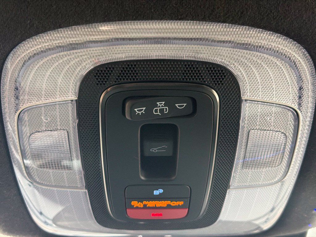 Certified 2024 Hyundai Elantra Limited FWD image 17