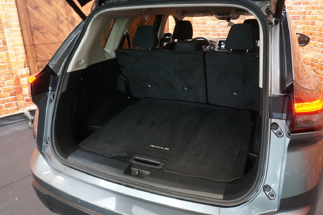 Certified 2025 Nissan Rogue SV AWD/4WD image 40