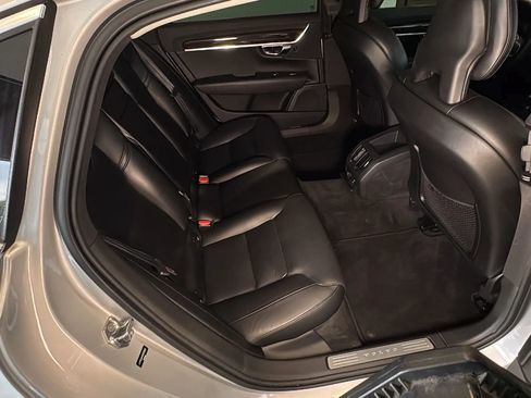 Used 2019 Volvo S90 T5 Momentum FWD image 32