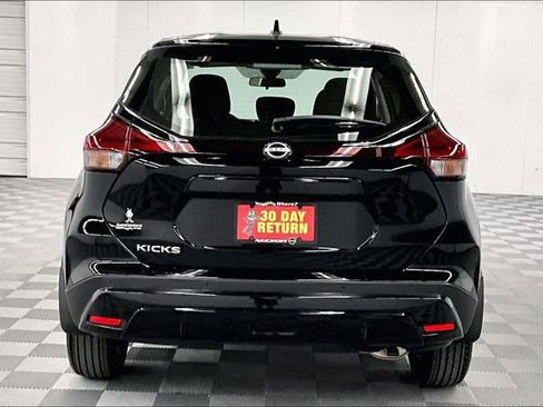 New 2025 Nissan Kicks Play S FWD image 5