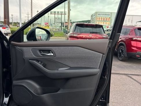 Certified 2023 Nissan Rogue SV AWD/4WD image 15