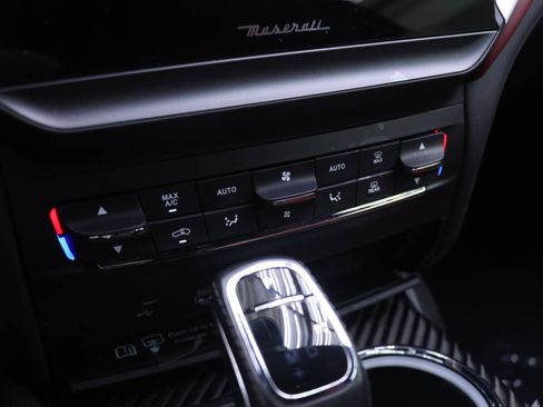 Used 2023 Maserati Ghibli Trofeo RWD image 9