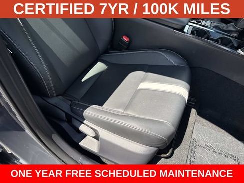 Used 2025 Toyota Camry SE FWD image 7