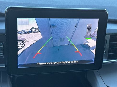 Used 2023 Ford Explorer XLT w/ Equipment Group 202A image 16