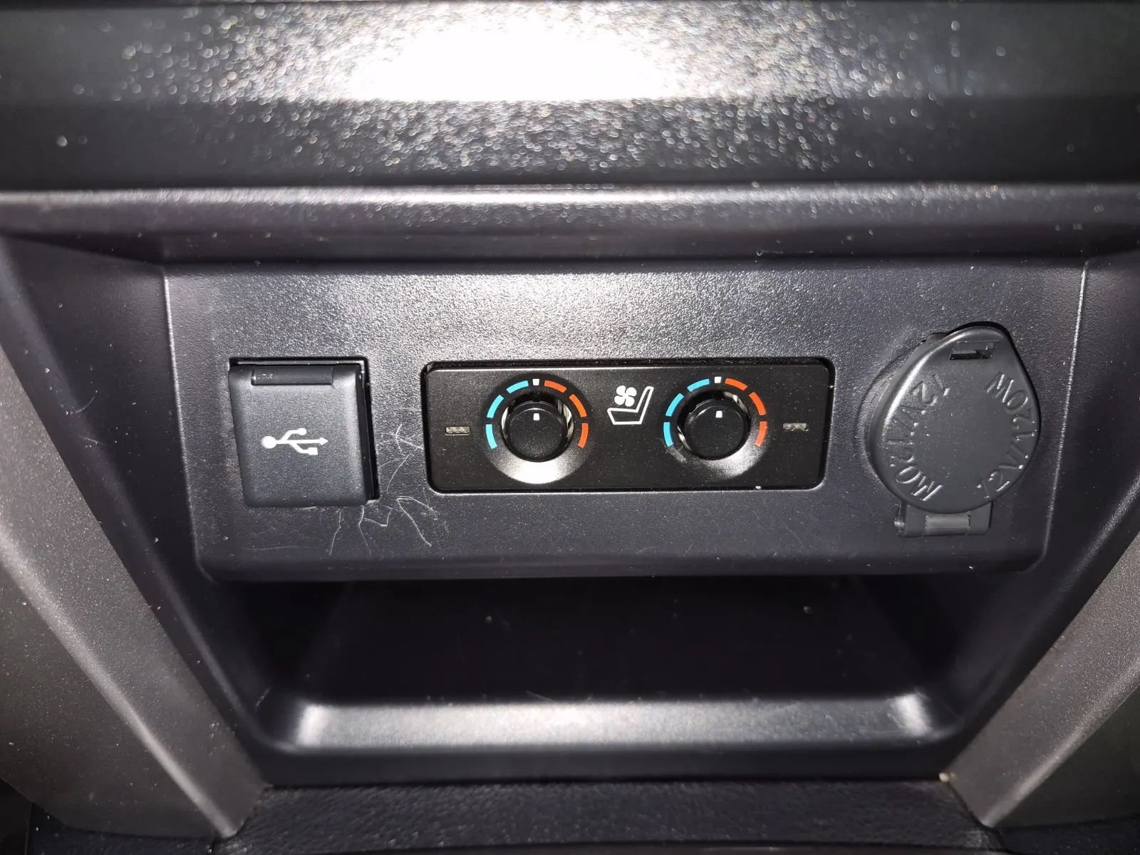 Used 2021 Toyota 4Runner Limited w/ Convenience Package (TMS) AWD/4WD image 19