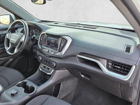 Used 2024 GMC Terrain SLE image 22