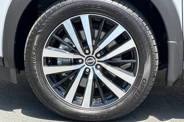 Used 2023 Nissan Pathfinder Platinum FWD image 25