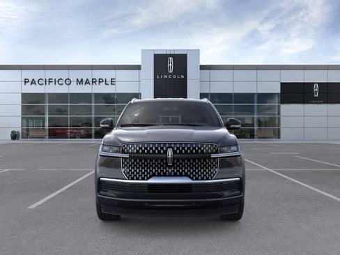 New 2026 Lincoln Navigator Premiere AWD/4WD image 6