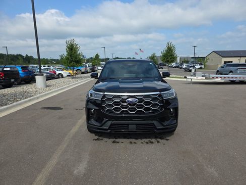 Certified 2025 Ford Explorer Platinum w/ LUX Leather Package AWD/4WD image 2
