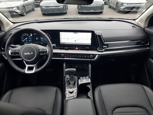 Certified 2025 Kia Sportage SX image 18