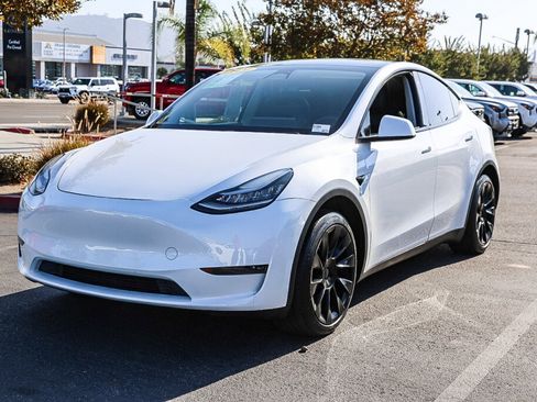Used 2020 Tesla Model Y Long Range AWD/4WD image 17