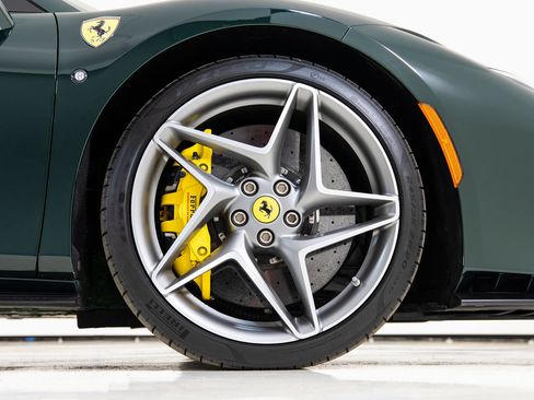 Certified 2022 Ferrari F8 Tributo RWD image 18