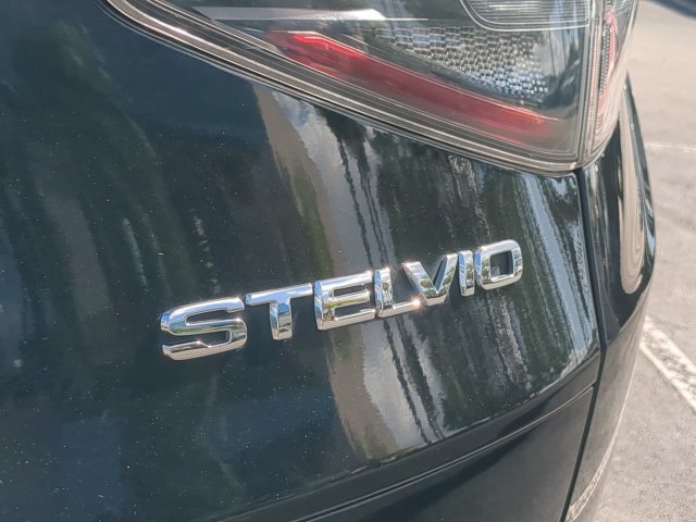 Used 2024 Alfa Romeo Stelvio Veloce AWD/4WD image 13