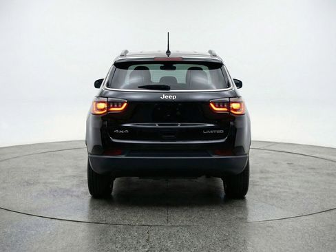 Used 2025 Jeep Compass Latitude image 7