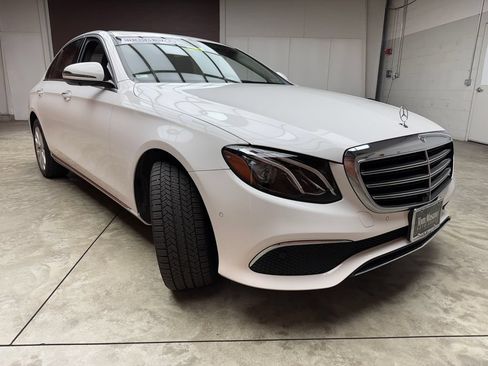Certified 2019 Mercedes-Benz E 300 4MATIC image 6
