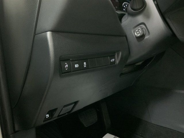 Used 2024 Toyota Venza XLE AWD/4WD image 24