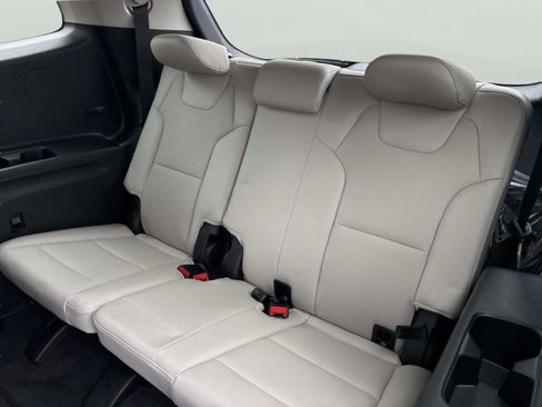 New 2025 Kia Telluride S image 19