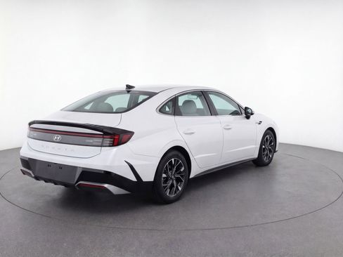 Used 2024 Hyundai Sonata SEL FWD image 7