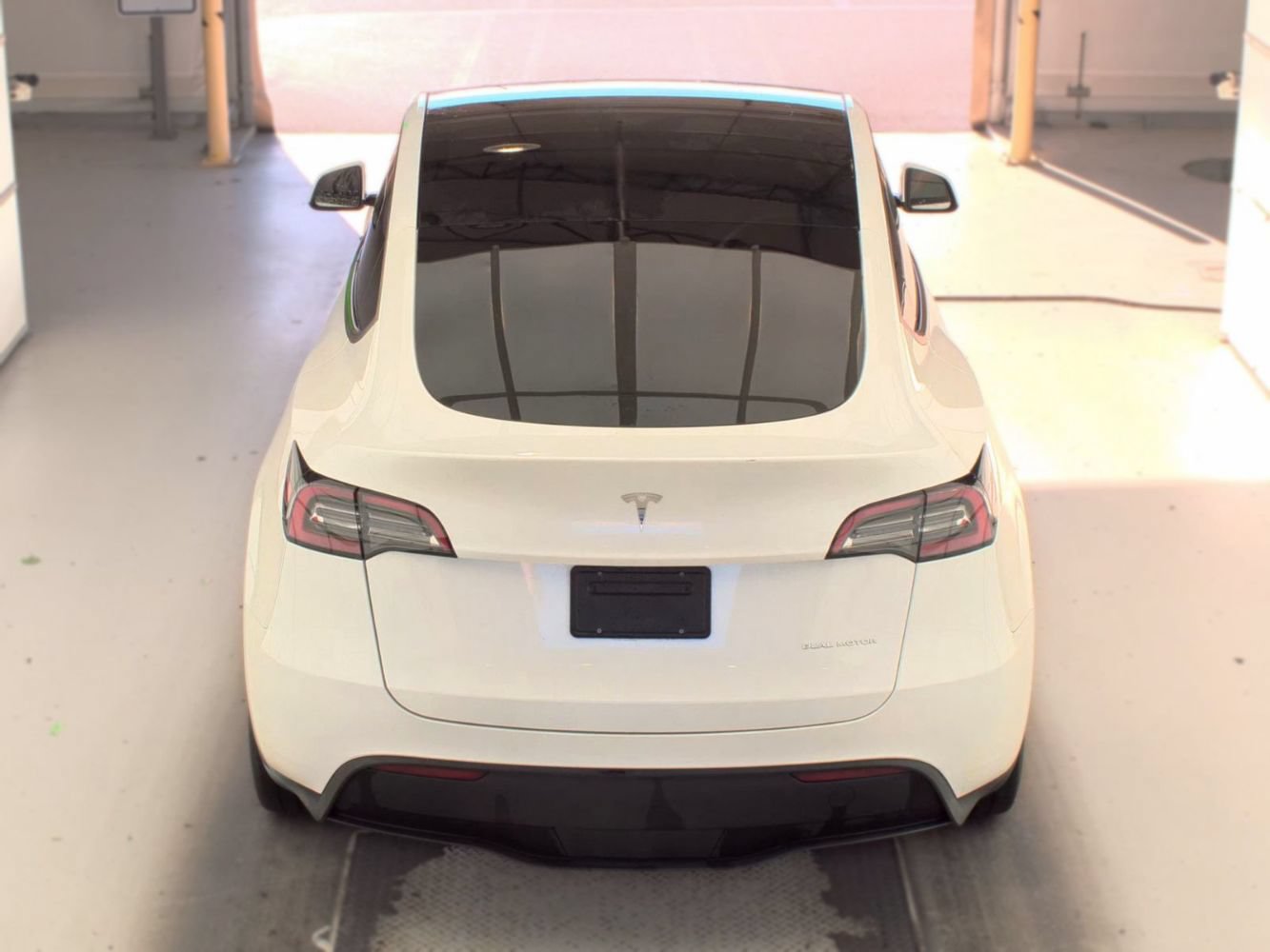 Used 2024 Tesla Model Y Long Range AWD/4WD image 6