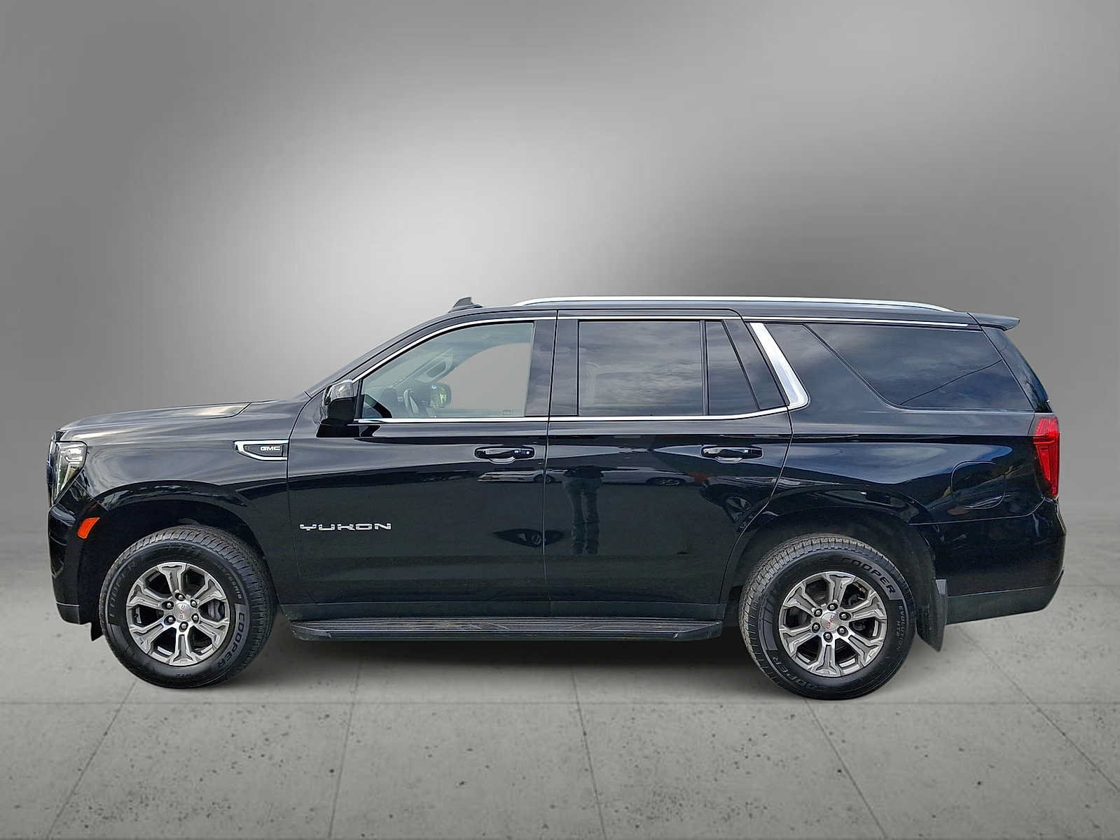 Used 2022 GMC Yukon SLE w/ Gmc Pro Safety Plus Package AWD/4WD image 5