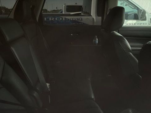 Used 2023 Nissan Pathfinder SL w/ Black Appearance Package image 11