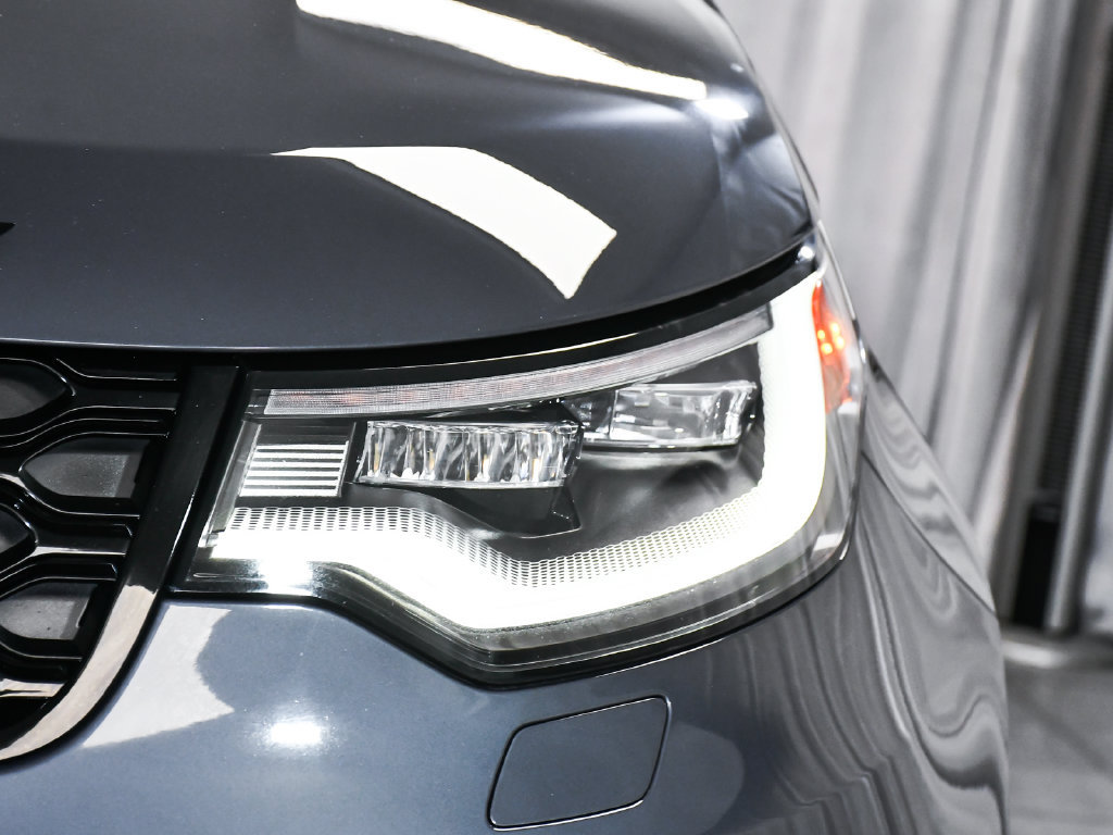Used 2024 Land Rover Discovery Dynamic SE AWD/4WD image 85