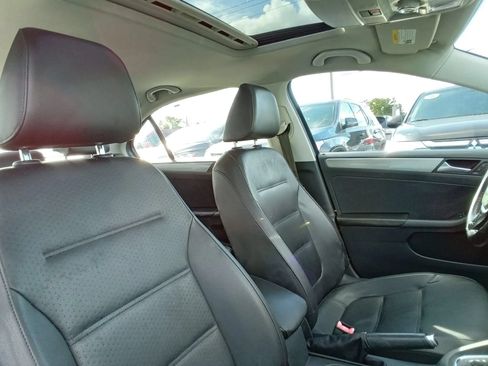 Used 2015 Volkswagen Jetta SE FWD image 17