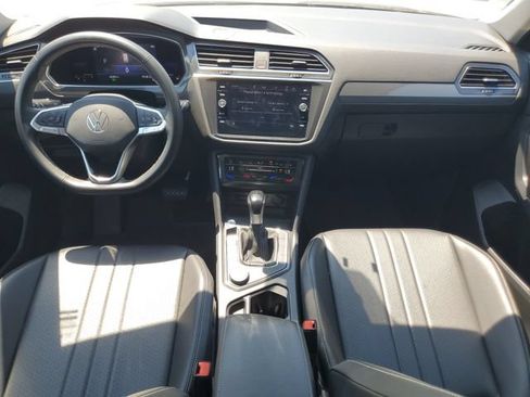 Used 2022 Volkswagen Tiguan SE AWD/4WD image 10