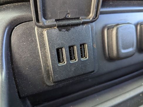 Used 2015 Chevrolet Silverado 2500 LTZ image 22