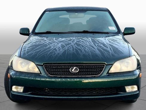 Used 2002 Lexus IS 300 SportCross image 3